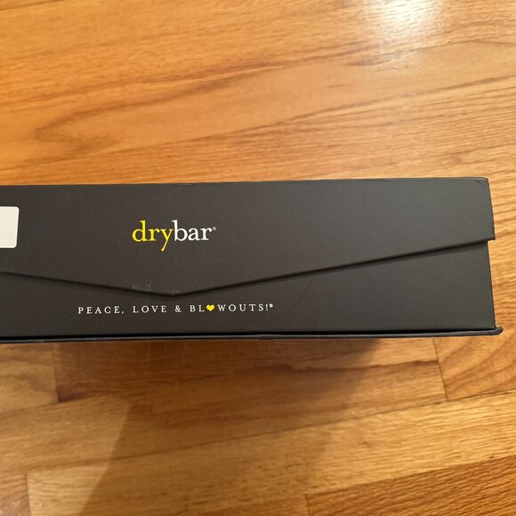 The Double Shot Oval Blow-Dryer Brush Lovingly used Tons of life left $155 retai main image 8